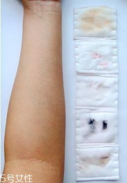 洗臉后用什么擦干最好 盡量不要使用毛巾