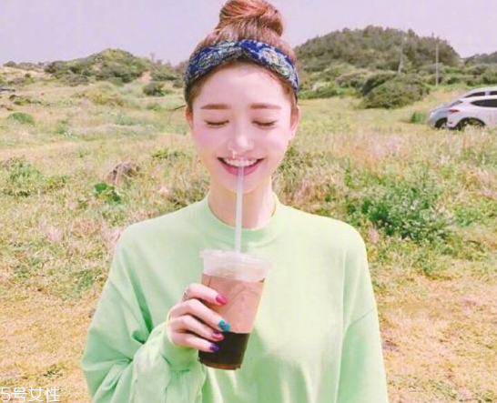 韓國發(fā)帶怎么帶好看 韓國發(fā)帶的系法圖解 韓國發(fā)帶怎么帶好看 韓國發(fā)帶的系法圖解