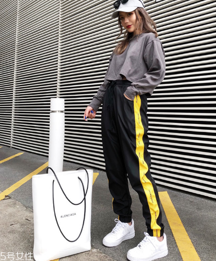 運動褲起球怎么處理？運動褲起球解決方法