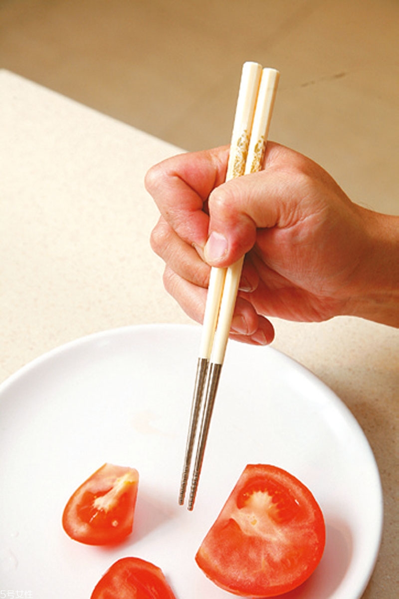 筷子什么材質最好 各材質筷子的優(yōu)缺點 筷子什么材質最好 各材質筷子的優(yōu)缺點