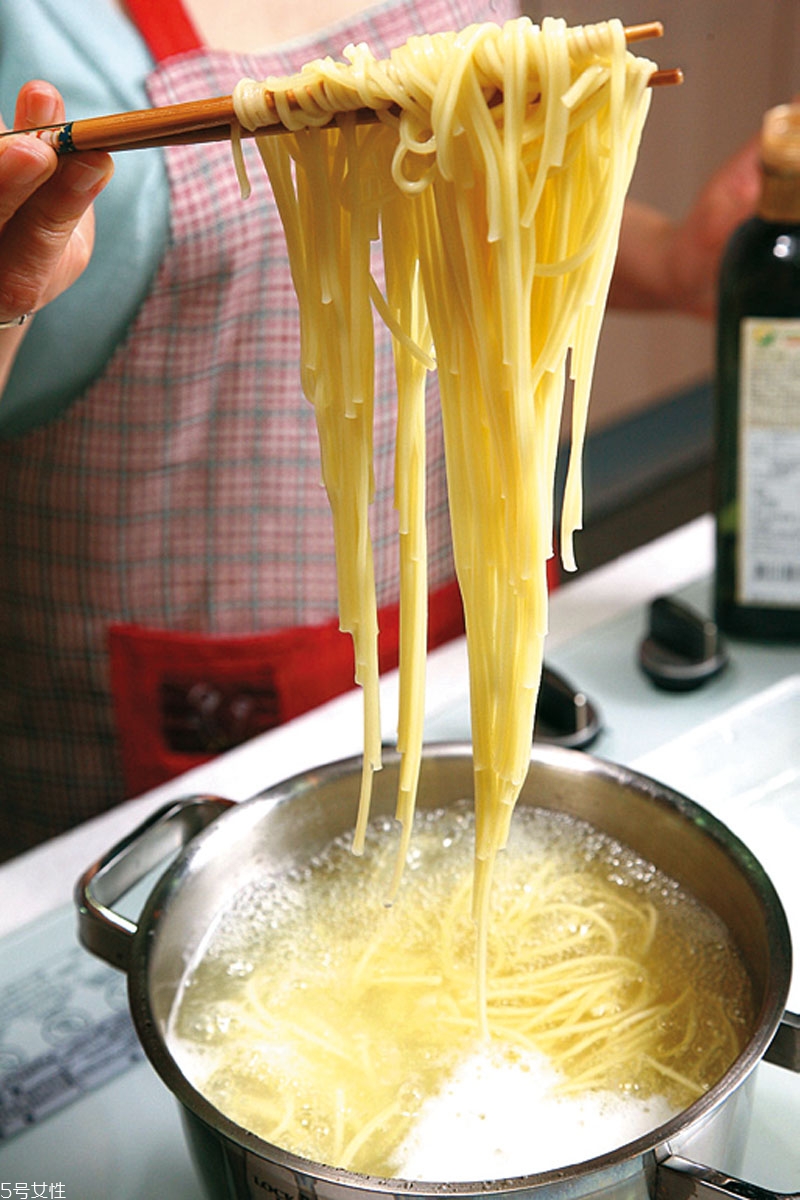 筷子什么材質最好 各材質筷子的優(yōu)缺點 筷子什么材質最好 各材質筷子的優(yōu)缺點