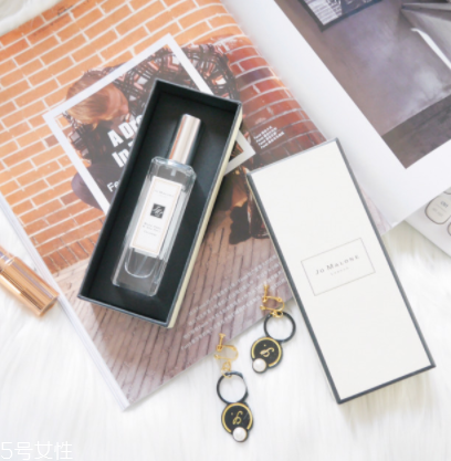 水生調(diào)聞起來(lái)像什么？讓人想起大海的香水