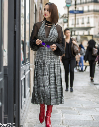 泡泡袖衣服怎么搭配？在大女人和小公舉之間自由轉換