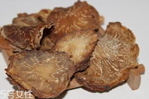 肉蓯蓉什么顏色的好 肉蓯蓉一般呈現(xiàn)黑色 肉蓯蓉什么顏色的好 肉蓯蓉一般呈現(xiàn)黑色