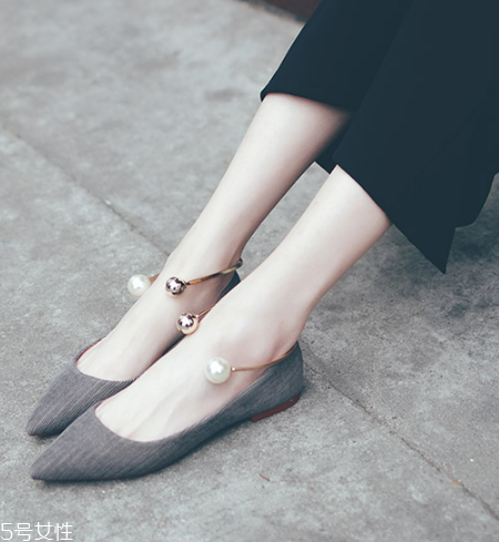 什么樣的鞋子顯腿長？拯救自己的小短腿