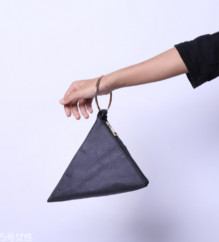 2022春夏包包流行趨勢？這些款式不能沒有