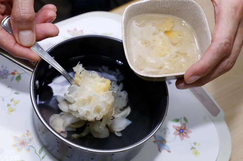 夏天吹空調(diào)咳嗽喝什么好 夏天吹空調(diào)咳嗽喝什么好