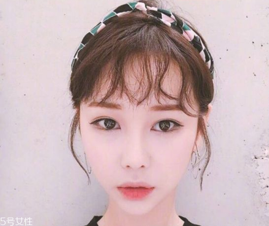 韓國發(fā)帶怎么帶好看 韓國發(fā)帶的系法圖解 韓國發(fā)帶怎么帶好看 韓國發(fā)帶的系法圖解