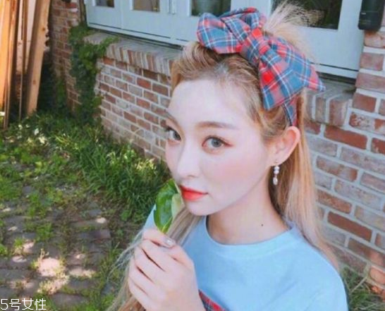 韓國發(fā)帶怎么帶好看 韓國發(fā)帶的系法圖解 韓國發(fā)帶怎么帶好看 韓國發(fā)帶的系法圖解