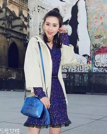 丸子頭適合什么臉型 一秒扎成的超美丸子頭 丸子頭適合什么臉型 一秒扎成的超美丸子頭