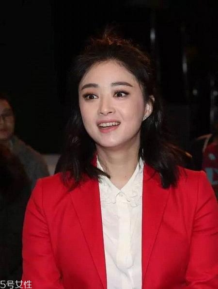 丸子頭適合什么臉型 一秒扎成的超美丸子頭 丸子頭適合什么臉型 一秒扎成的超美丸子頭