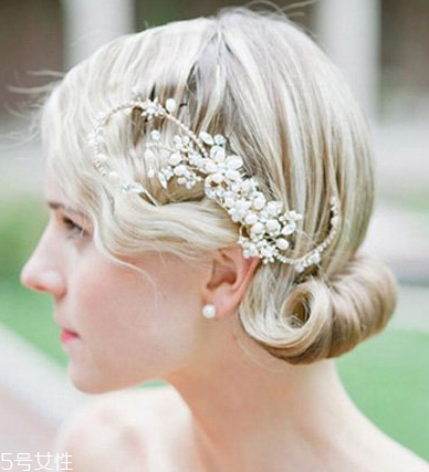 韓式女生短發(fā)扎法教程 百變發(fā)型扎法 韓式女生短發(fā)扎法教程 百變發(fā)型扎法