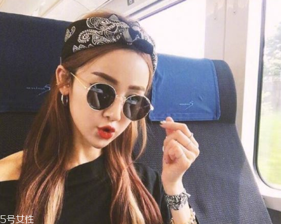 韓國發(fā)帶怎么帶好看 韓國發(fā)帶的系法圖解 韓國發(fā)帶怎么帶好看 韓國發(fā)帶的系法圖解