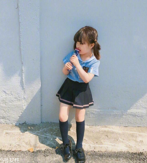 八字劉海怎么弄才好看 可愛(ài)軟萌的小女孩發(fā)型綁扎方法 八字劉海怎么弄才好看 可愛(ài)軟萌的小女孩發(fā)型綁扎方法