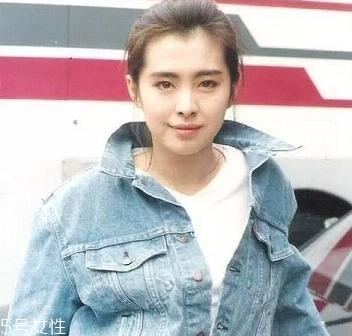 丸子頭適合什么臉型 一秒扎成的超美丸子頭 丸子頭適合什么臉型 一秒扎成的超美丸子頭