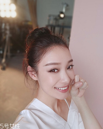 韓式女生短發(fā)扎法教程 百變發(fā)型扎法 韓式女生短發(fā)扎法教程 百變發(fā)型扎法