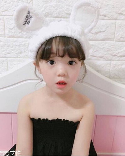 八字劉海怎么弄才好看 可愛(ài)軟萌的小女孩發(fā)型綁扎方法 八字劉海怎么弄才好看 可愛(ài)軟萌的小女孩發(fā)型綁扎方法