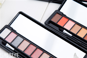 哪個(gè)牌子的眼影好用 讓你的眼睛更深邃有神 哪個(gè)牌子的眼影好用 讓你的眼睛更深邃有神