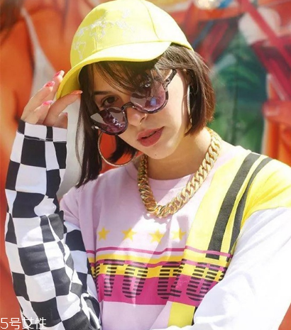 棒球帽怎么搭配衣服？素顏也能hold住