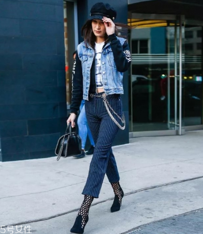 馬甲里面配什么衣服好看？換季疊搭全靠它