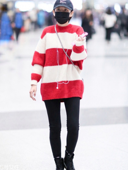 條紋毛衣怎么搭配？營造浪漫少女感