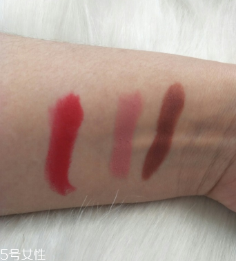 mac派大星合作限量款口紅有幾個(gè)色號(hào)？試色展示