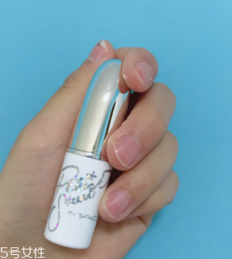 mac派大星合作限量款口紅有幾個(gè)色號(hào)？試色展示