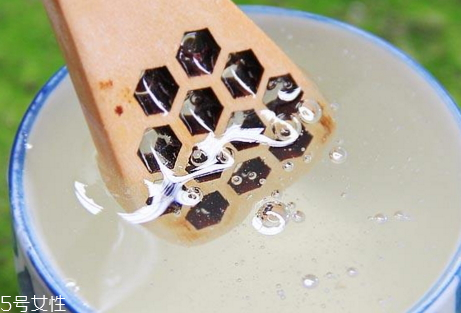 槐花蜜能治便秘嗎 有潤(rùn)腸通便的效果