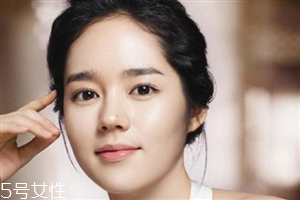 夏季如何護(hù)膚 補水保濕是關(guān)鍵 夏季如何護(hù)膚 補水保濕是關(guān)鍵