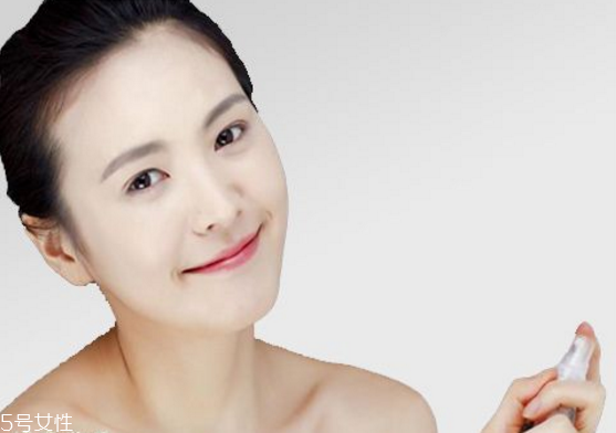 夏季如何護(hù)膚 補水保濕是關(guān)鍵 夏季如何護(hù)膚 補水保濕是關(guān)鍵