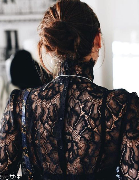 女生穿什么樣的襯衫好看？大膽展示你的個(gè)性