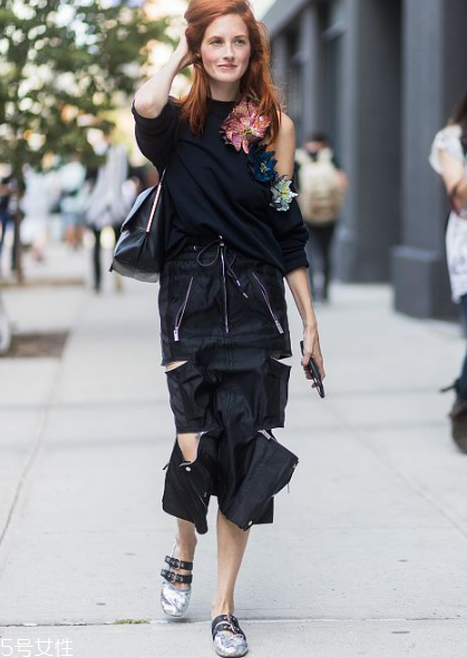 芭蕾舞鞋怎么搭配？這樣穿顯瘦又時髦