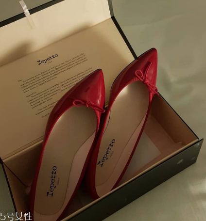 芭蕾舞鞋怎么搭配？這樣穿顯瘦又時髦