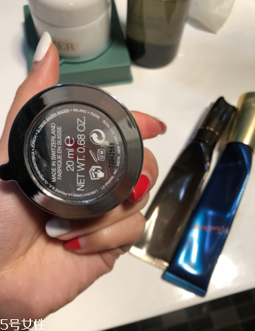 怡麗絲爾抗皺眼霜和pola抗皺眼霜哪個好 眼部抗皺小熨斗 怡麗絲爾抗皺眼霜和pola抗皺眼霜哪個好 眼部抗皺小熨斗