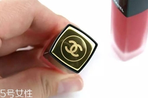 香奈兒印記唇釉154是啞光嗎？美到窒息的色號