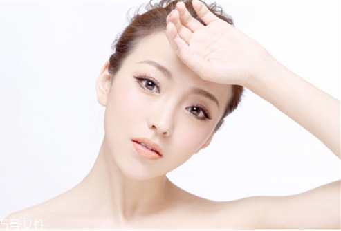 夏季如何護(hù)膚 補水保濕是關(guān)鍵 夏季如何護(hù)膚 補水保濕是關(guān)鍵