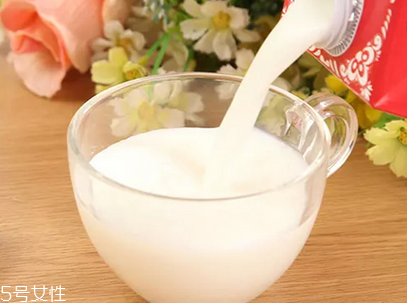 牛奶洗臉可以天天洗嗎 蛋清牛奶面膜做法 牛奶洗臉可以天天洗嗎 蛋清牛奶面膜做法