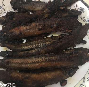 泥鰍會吃小魚嗎？這個是不會的