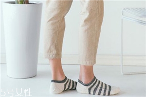 襪子上的黃漬怎么洗掉？黃漬輕松去無蹤