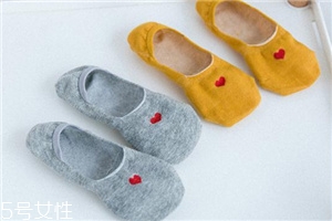 襪子粘有頭發(fā)怎么辦？巧妙利用身邊物品