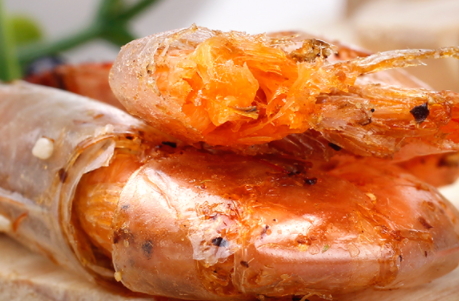 蝦紅素在蝦的什么部位？下次吃蝦不要扔掉它