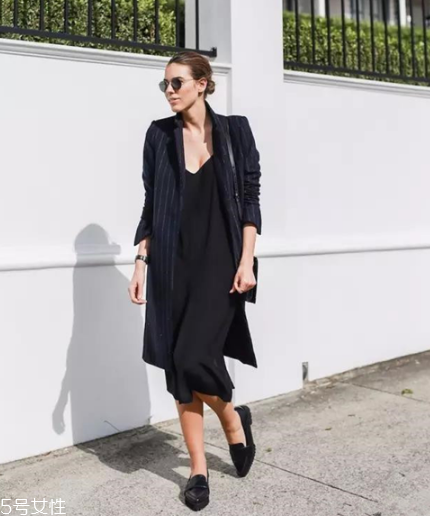 連衣裙配什么外套？讓你甜美又減齡