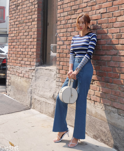 長(zhǎng)袖t恤怎么搭配？屬于你的最佳出門穿搭