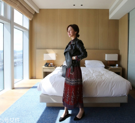 紅色連衣裙搭配什么外套？最時(shí)尚氣質(zhì)的穿搭