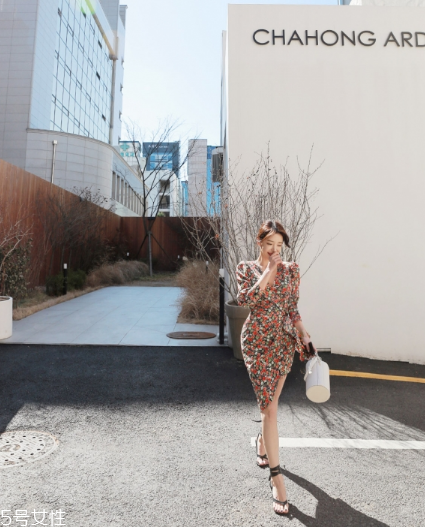 連衣裙搭配什么鞋子好看？處處散發(fā)迷人氣質(zhì)