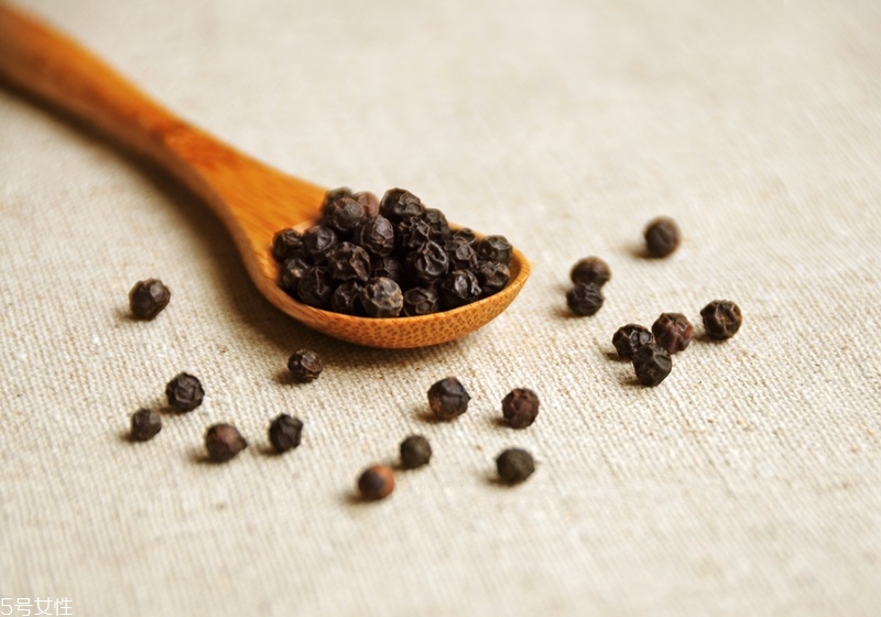 胡椒怎么用 各品種胡椒使用方法 胡椒怎么用 各品種胡椒使用方法
