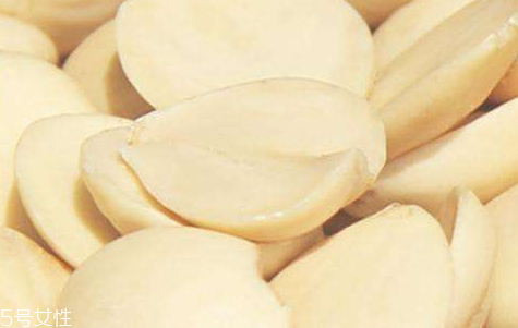 山杏仁怎么吃 配粥涼拌皆宜 山杏仁怎么吃 配粥涼拌皆宜