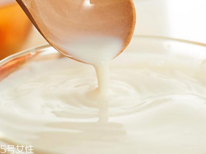 牛奶洗臉可以天天洗嗎 蛋清牛奶面膜做法 牛奶洗臉可以天天洗嗎 蛋清牛奶面膜做法