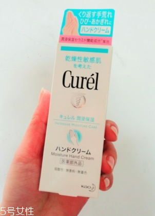 護(hù)手霜能當(dāng)搓臉油嗎 這點(diǎn)很多女生都不知 護(hù)手霜能當(dāng)搓臉油嗎 這點(diǎn)很多女生都不知