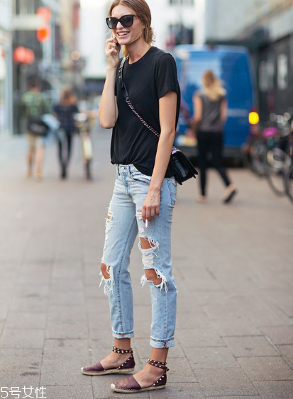 t恤怎么塞進褲子好看？時尚達人都這樣塞